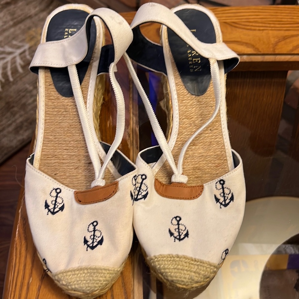 Ralph Lauren Cloth Espadrilles. White with Navy Blue Anchors. Sz 11.
